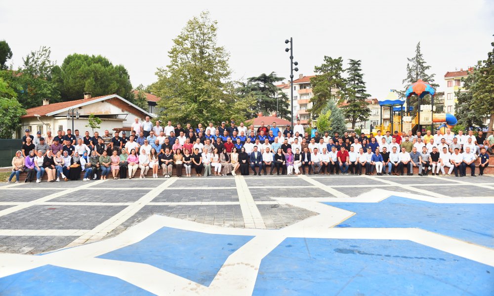 BAŞKAN ÖZEL’DEN BELEDİYE PERSONELİYLE BAYRAMLAŞTI